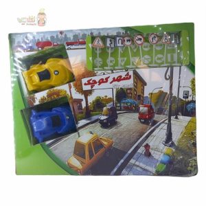 اسباب بازی شهر کوچک با علائم رانندگی و ماشین